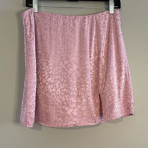 Blue Blush Purple Leopard Satin Mini Skirt || SZ L - Picture 7 of 13